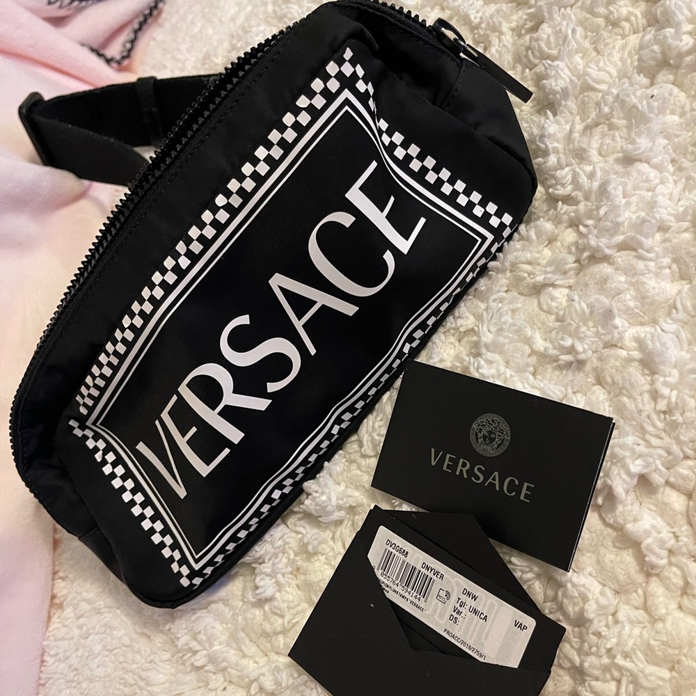Versace
SOLD‼️⁉️ - Picture 2 of 8